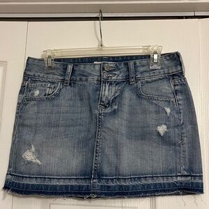 Old Navy Distressed Raw Hem Casual Denim Jean Mini Skirt Size 2 Regular Y2K